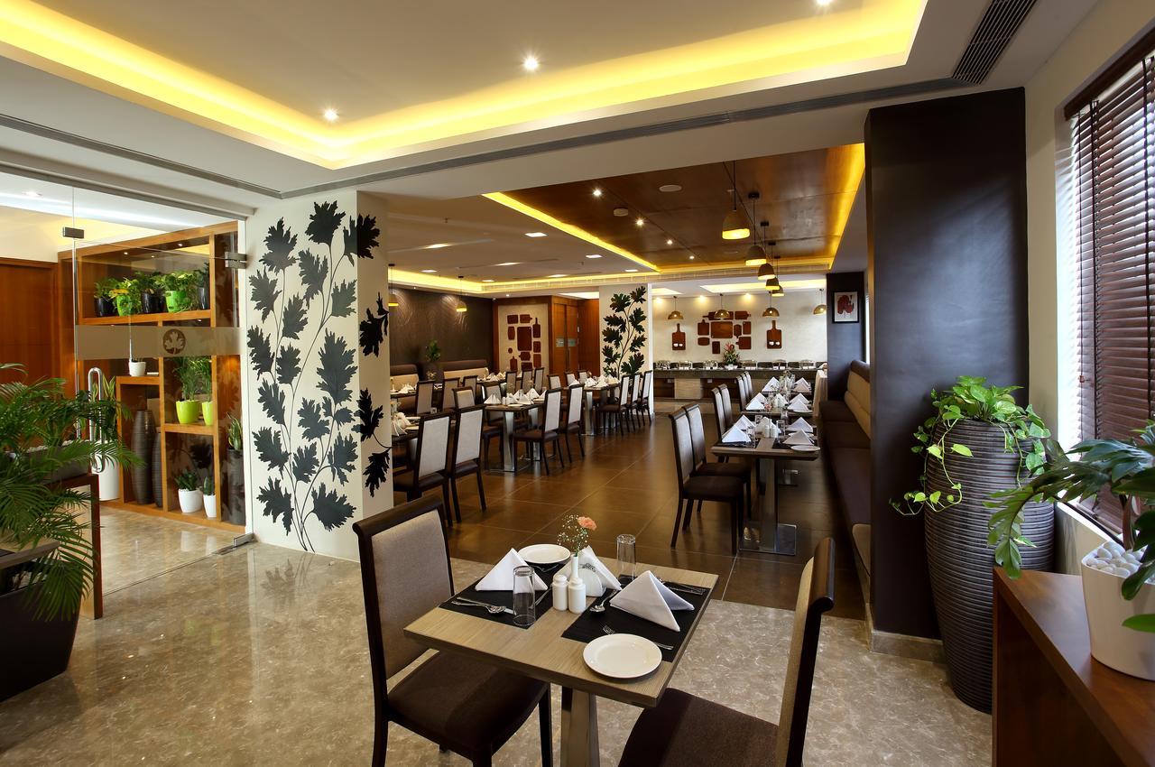 Sugar Business Hotel Kochi Exterior foto